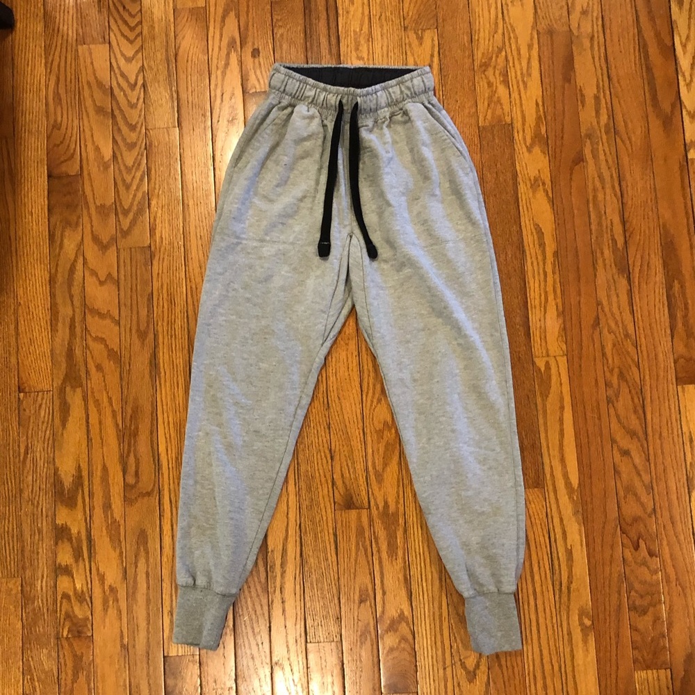 Gray Joggers⭐️